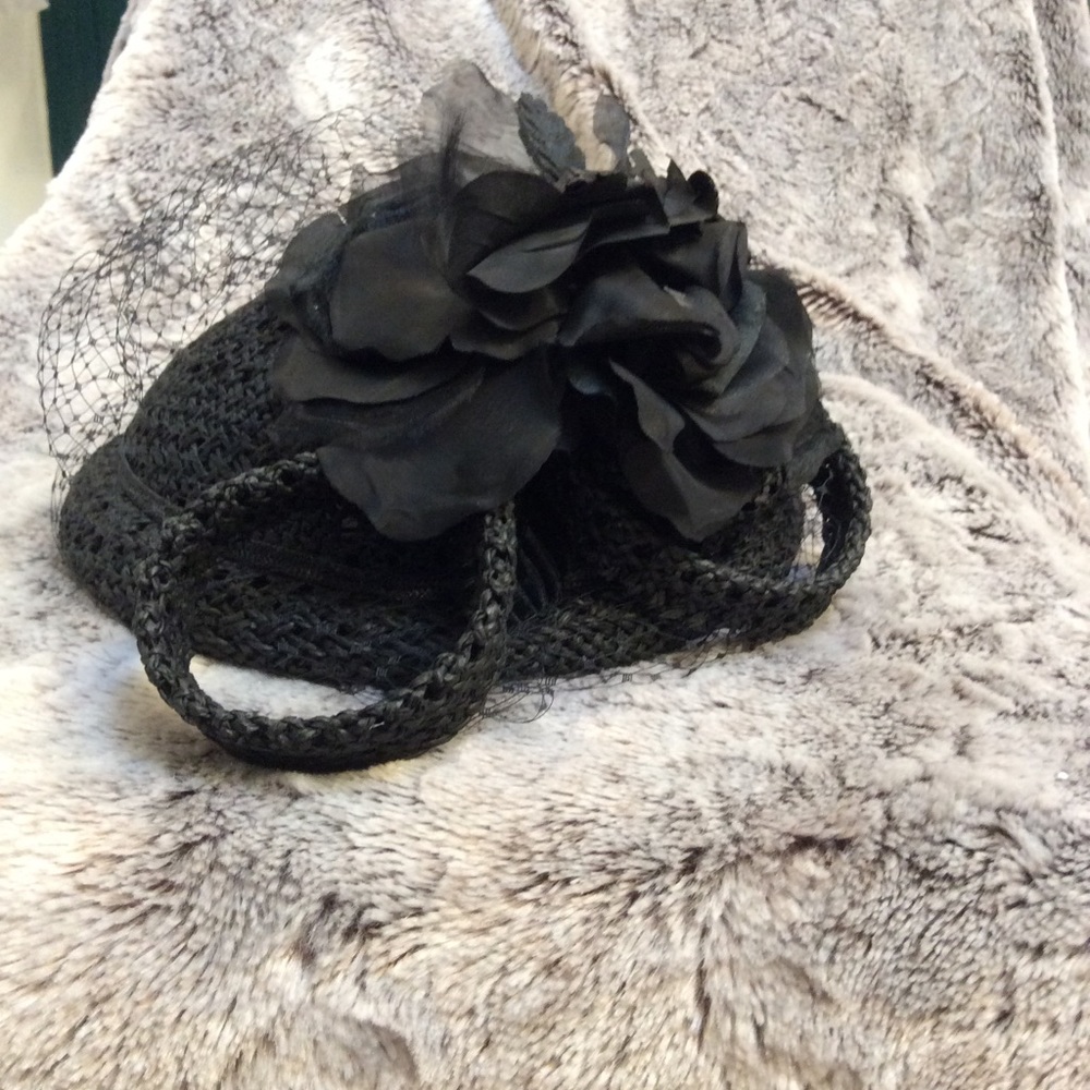 Fascinator hat. - Picture 6 of 8